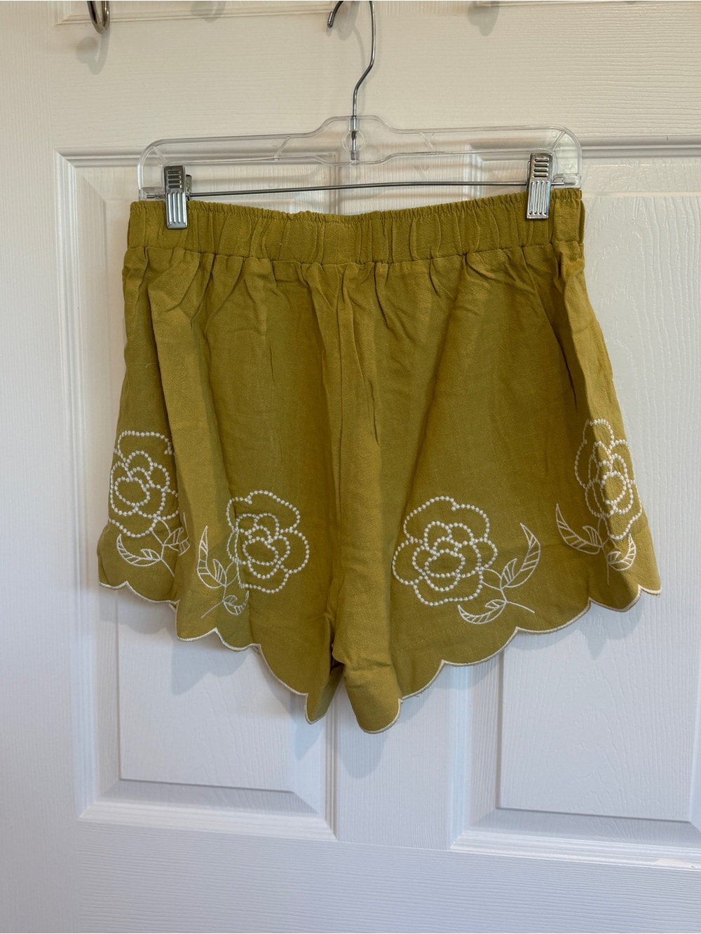 Umgee Linen Blend Shorts with Floral Embroidery - Picture 4 of 6